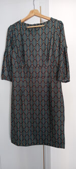 2081 - Kleid mit dekorativem Ärmel – Bild 6