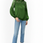 2610 – Блузка с кружевными вставками