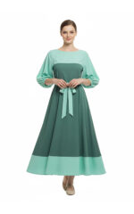 Kleid mit luftigen Ärmeln