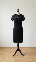 4402 - Kleid mit transparentem Einsatz – Bild 4