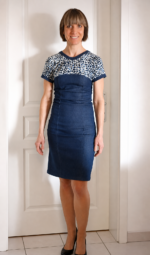 4402 - Kleid mit transparentem Einsatz – Bild 5