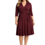 Wickelkleid mit Kragen