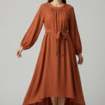 Kleid mit weitem Ärmel