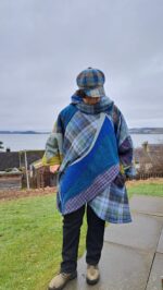 5798 - Poncho mit Kapuze – Bild 5