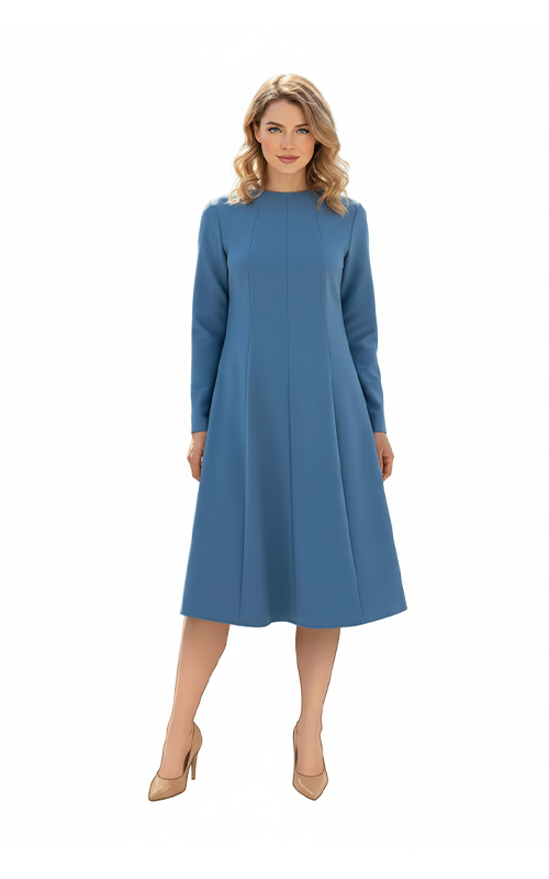 Kleid mit vertikalen Reliefen