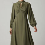 Kleid mit Falten am Oberteil