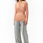 Blazer mit Abnähern am Ärmelkopf