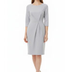 Kleid mit Taillenfalten