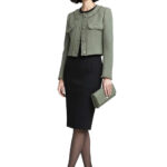 2728 - Kurze Jacke mit Zierband